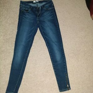 Dark wash blue skinny jeans